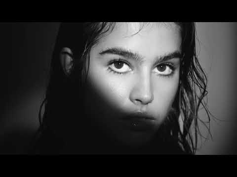 Тушь для ресниц с эффектом лифтинга Victoria Beckham Beauty Future Lash Smudge-Free Lifting Mascara 4.8 мл - фото 1 - id-p1665104808