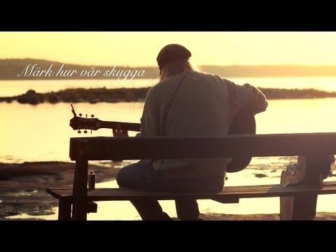 Märk hur vår skugga (Swedish folk song) - LIVE One Take Session - English & Swedish Subtitles