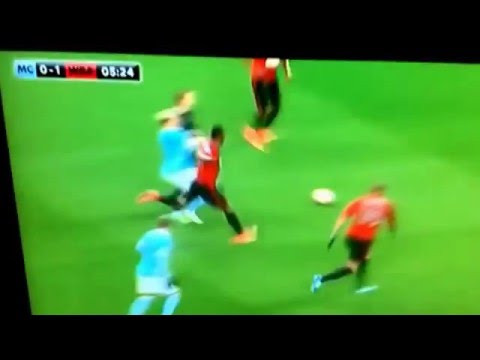 STEPHANE SESSEGNON GOAL V MAN CITY