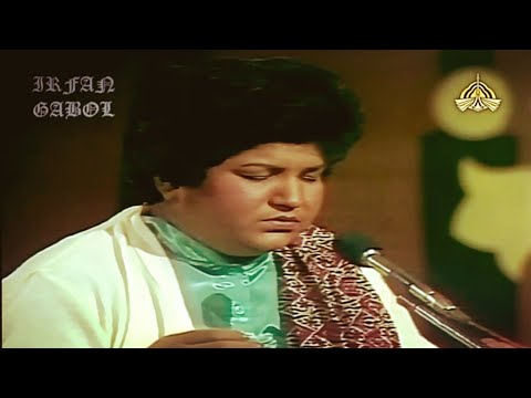 Abida Parveen Sings Naseer Turabi - Woh Hamsafar Tha Magar - Mehfil e Mauseequi PTV