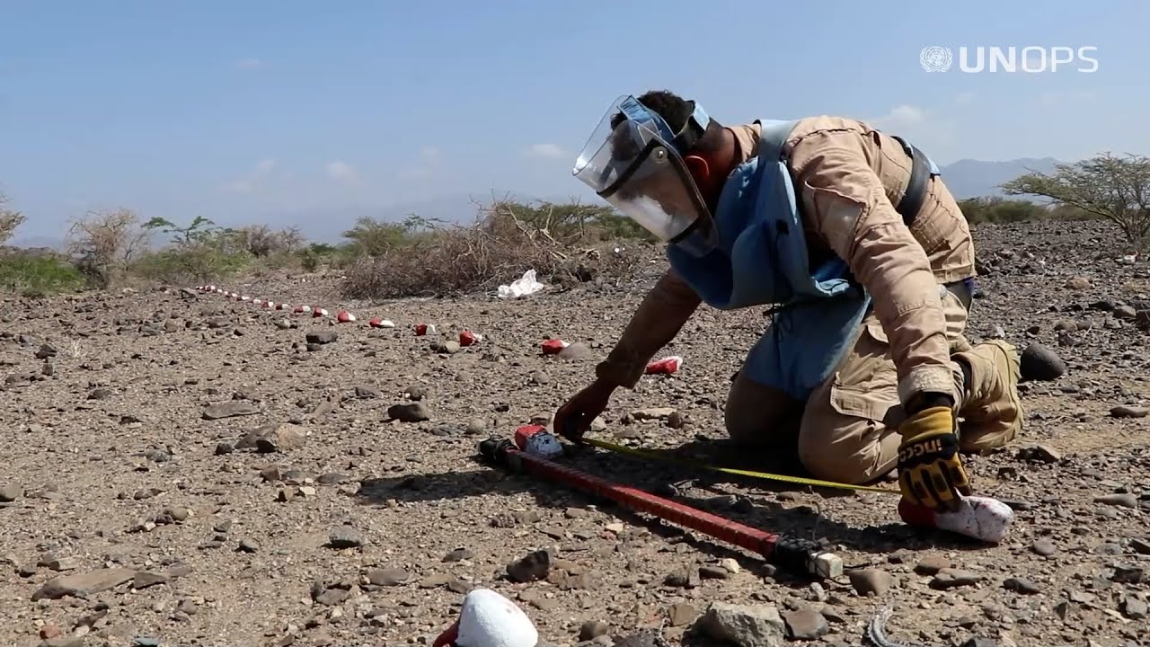 Removing explosive threats in Yemen