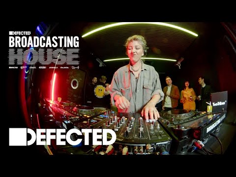 UK Bass House DJ Set by lau.ra (Live from The Basement) - Powered by Two Tribes
