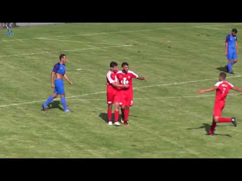 Attef Henia de l'UMS Montélimar dans ses oeuvres