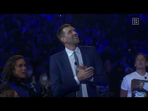 Danke Dirk! 👏 Nowitzki zieht seine Nummer unter das Hallendach in Dallas