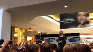 Megan and Liz &quot;Like I Would&quot; (live)