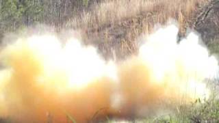 preview picture of video 'Lawnmower vs. Tannerite'