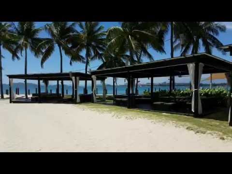 Desfrute de hambúrguer e pizza com vista para a praia no Coco Joe's Bar & Grill