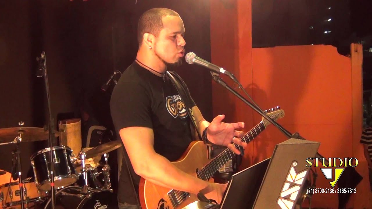 Cacau Santos  da  sua opinião em relação a levitas que tocam na igreja e vivem de musica secular