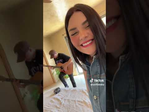 Yuridia  ,FT. Los dos Carnales"  LLEVATE" (ACUSTICA )