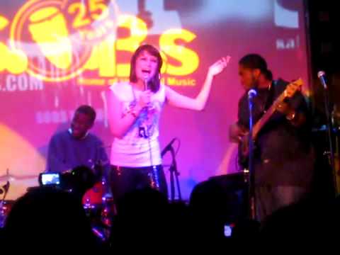 Jessie J sexy silk live