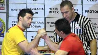 preview picture of video 'Vasile Manole Vs. Viorel Dobrin - Cupa Romanatiului ed. a II-a, Caracal, 27.03.2010'