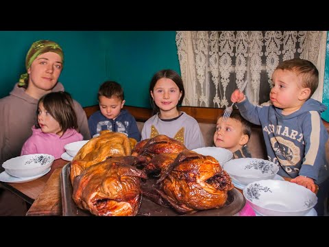 Једноставан ЖИВОТ у планинама далеко од цивилизације и људи, невероватна вечера са породицом