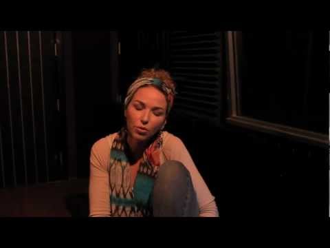 Shauna Madinah Singin/Vibin to Bonnie Raitt's "I Can't Make You Love Me"