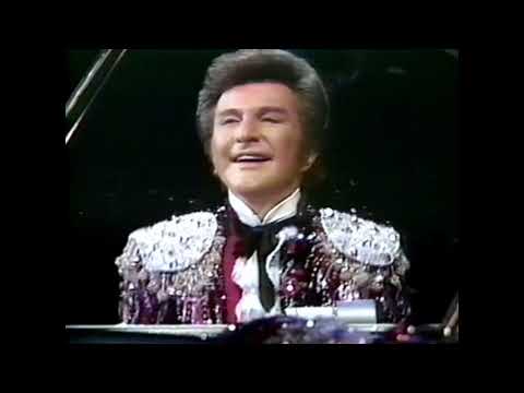 Liberace plays a hot Mexican Medley (1980)