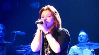 Kelly Clarkson - Impossible (Live in Fairfax, VA)