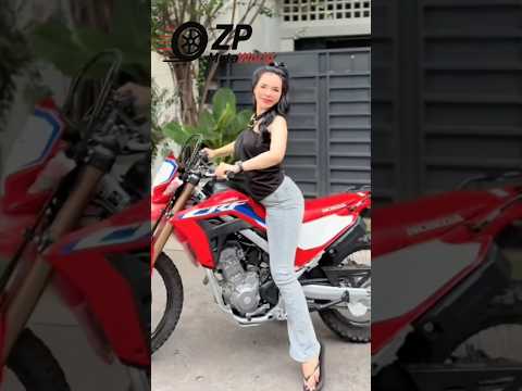 Just playing with the throttle… and it’s fire! 🔥 Honda CRF #honda #crf #girlpower #womanRider