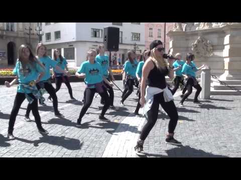 Dominika Mirgova a VIP CREW Swing