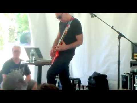 Joe performs Circles during his Master Class at the G4 Experience Aug 2014