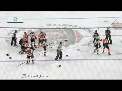 Dalton Prout vs Wayne Simmonds Apr 1, 2017