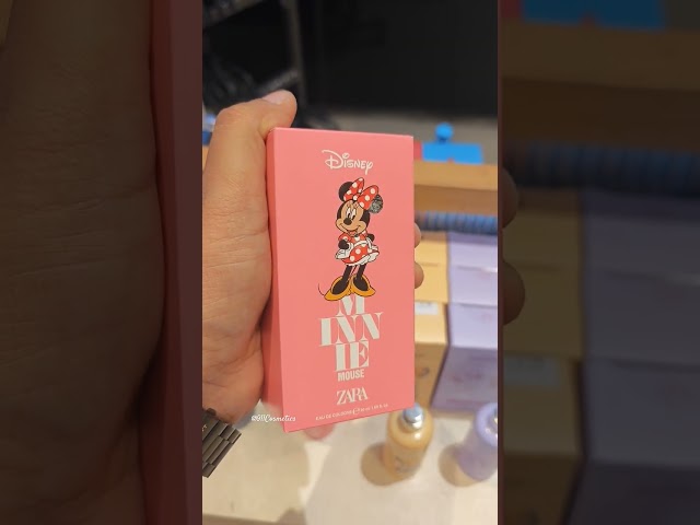 Vídeo relacionado con Disney Minnie Mouse - Pendientes de Tuerca con Circonita Cúbica y Esmalte Rojo (Minnie Plata)