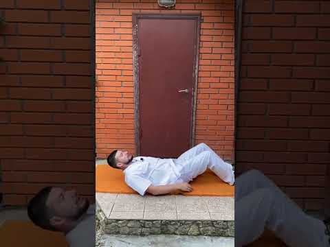 Прорвало в общественном месте?