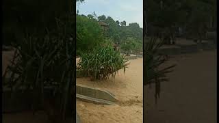 Download lagu GELOMBANG LAUT PANTAI GUNUNG KIDUL YOGYAKARTA, BEDA DILIHAT DARI ATAS DAN DIRASAKAN DIBAWAH#shorts mp3