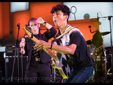 download lagu mp3 mp4 Hashtag Band, download lagu Hashtag Band gratis, unduh video klip Hashtag Band