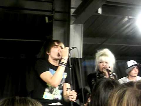 Eskemo ft. Kinnie Lane Showcase Moisselles - Oublie-Moi