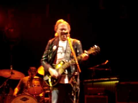 Cinnamon Girl - Neil Young (Live at Madison Square Garden)