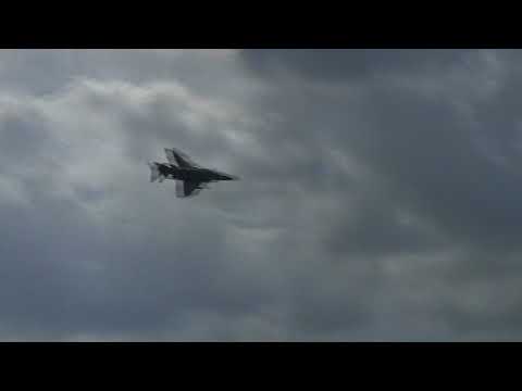 Spirit of STL Airshow 2006 - F4 Highspeed Pass