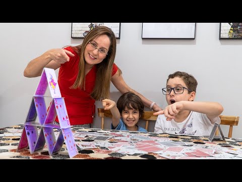 Who Makes the Biggest House of Cards? Paulinho and Toquinho Family