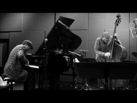 Andile Yenana Quartet: Pedal Point