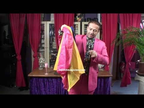 Voir la vidéo Bouteille Aux Foulards  - Foulard à Production