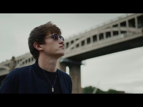 Andrew Cushin - Waiting For The Rain (Official Video)