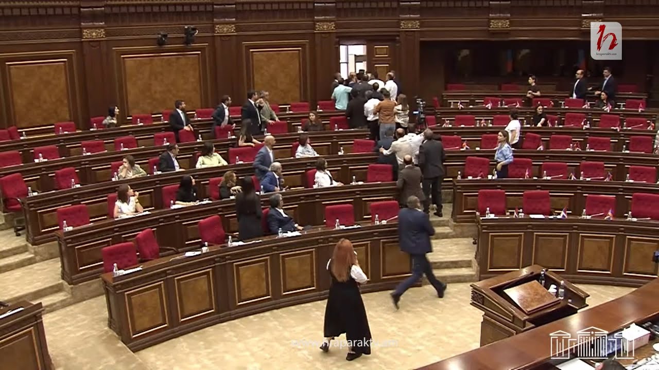 ԱԺ-ում իրավիճակը լարվեց Արթուր Սարգսյանի ելույթից հետո