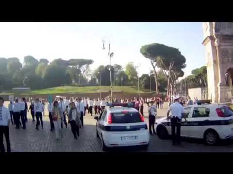 Una passeggiata nella storia. E nella tolleranza all'illegalità