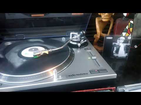 Yacopsae - Deep split - Side A (Yacopsae - Plakativ Korrekt)