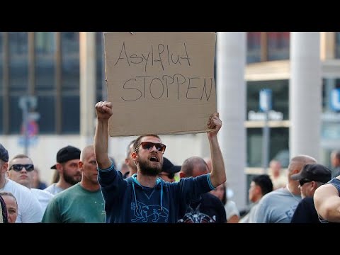 "Chemnitz, wir müssen reden" - Bürgerdialog und 1.000 rechtsextreme Demonstranten