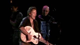 You Can Look (But You Better Not Touch) - Bruce Springsteen (26-04-2006 Convention Hall,Asbury Park)