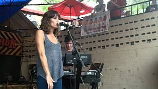 Dragonette - Right Woman (LIVE at SXSW)