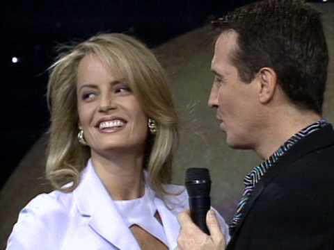 Emmanuel le canta a Cecilia | Viva el Lunes