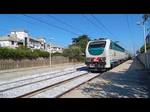 E403 004 per IC 704 Bari Centrale-Roma Termini, in transito a Bari Palese!