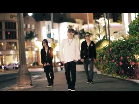 Should I laugh or cry MV - Electroboyz ft. Beak Ji Young