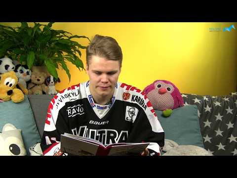 Eetu Laurikainen lukee kirjan Sinä olet superrakas