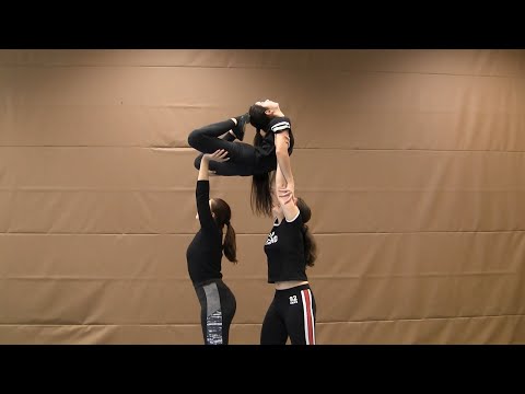 Akrobatik lernen mit den Traumfängern 7 - Hebefiguren