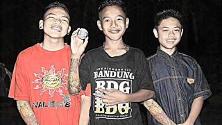 Download lagu Dj Bang Tom Faded 2017 Terbaru (Aris&Rafi) mp3 Download lagu Dj Bang Tom Faded 2017 Terbaru (Aris&Rafi) mp3