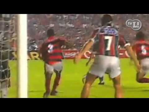 Gol de barriga de Renato Gaúcho completa 17 anos