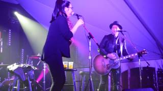 Tailgate Watch: Thompson Square performs &quot;You Make It Look So Good&quot; in Gettysburg, PA