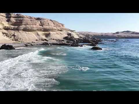 Playa Chorrillos-Acantilado Salto del Gato. comuna de Caldera, Región de Atacama