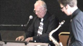 Ed Rees - plays 'Satin Doll'